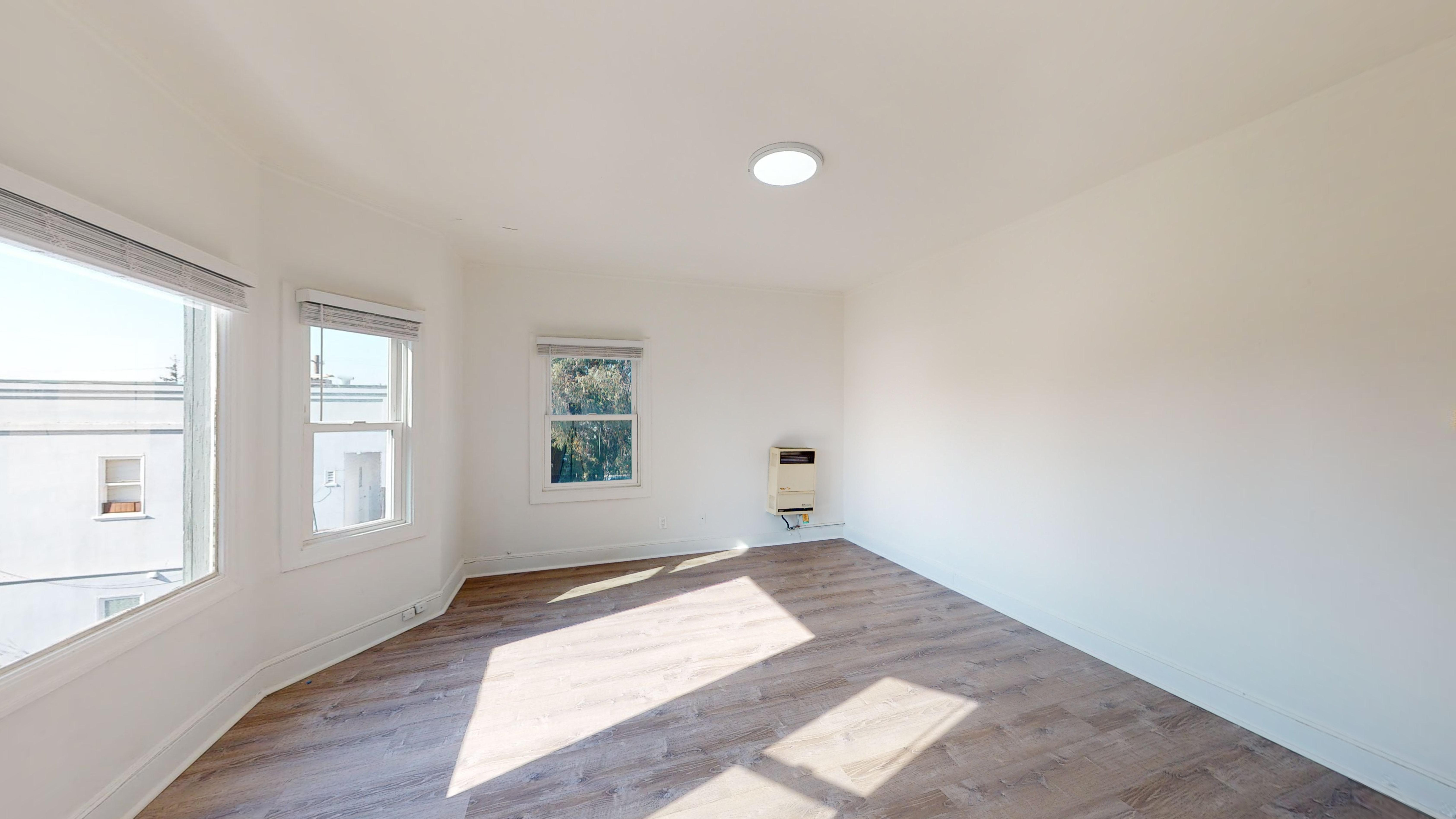 2410 Dwight Way photo 4